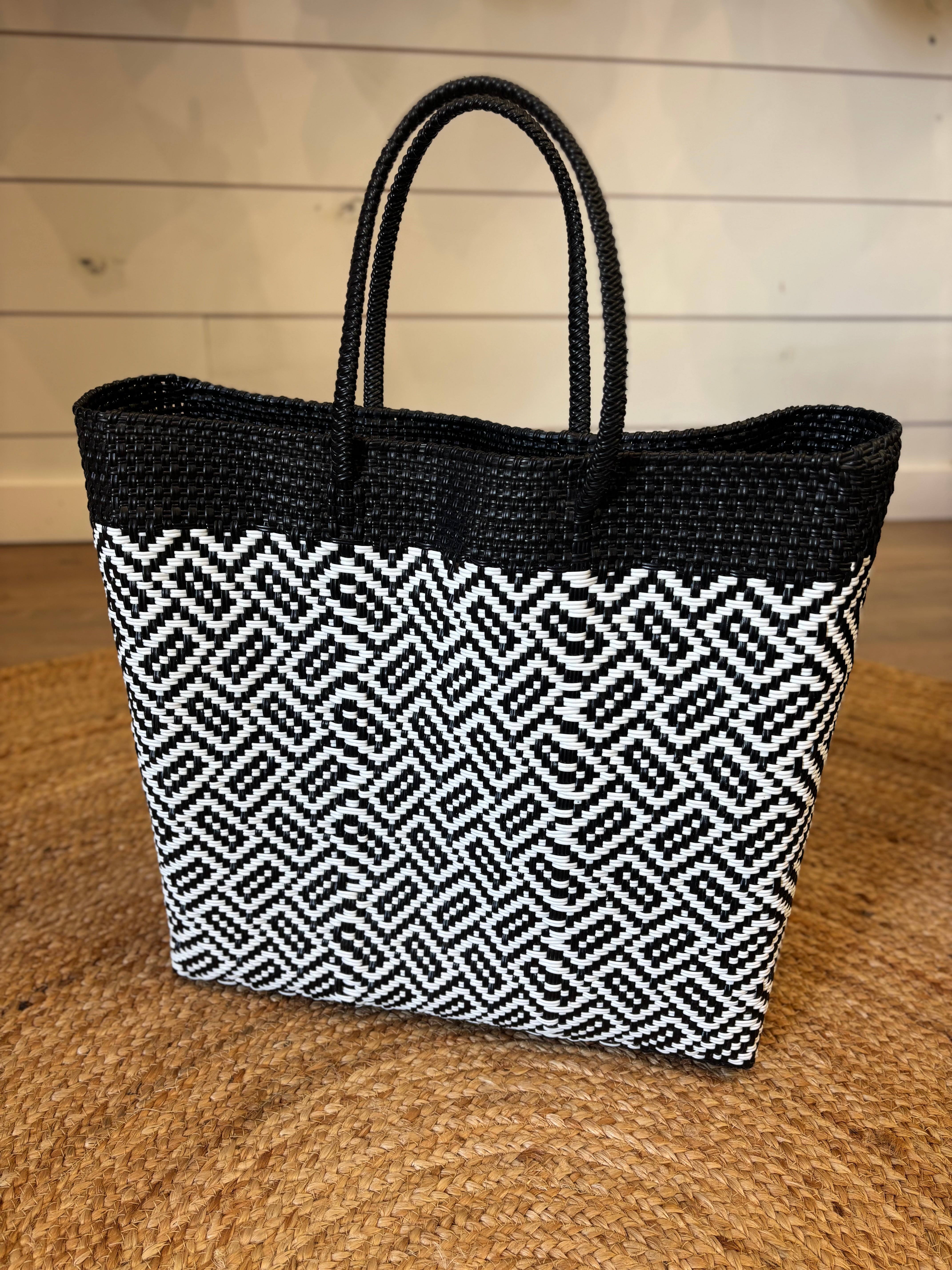 LT x Mizzae Medium Tote – Laura Templin